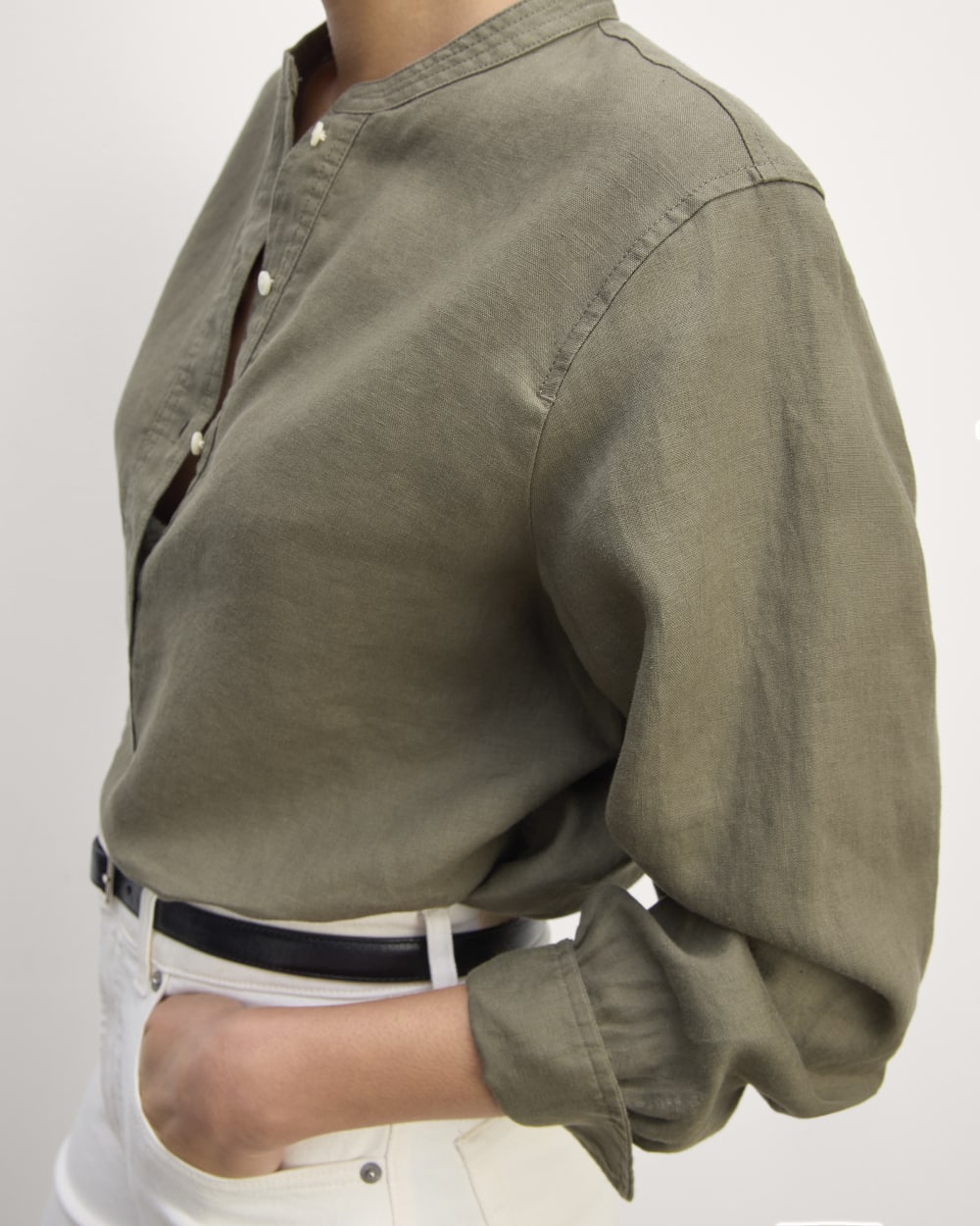 The Henley Shirt in Linen | Kalamata