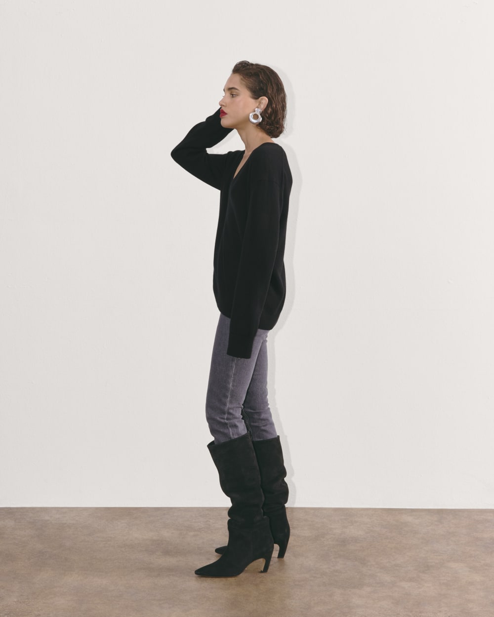 The Classic V in Cashmere | Black